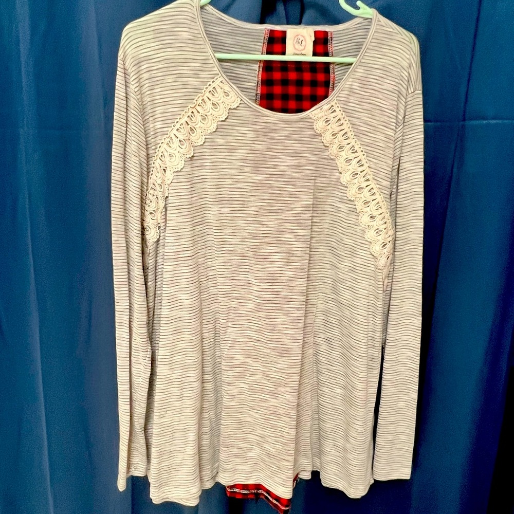 Adorable Off White & Buffalo Plaid Top